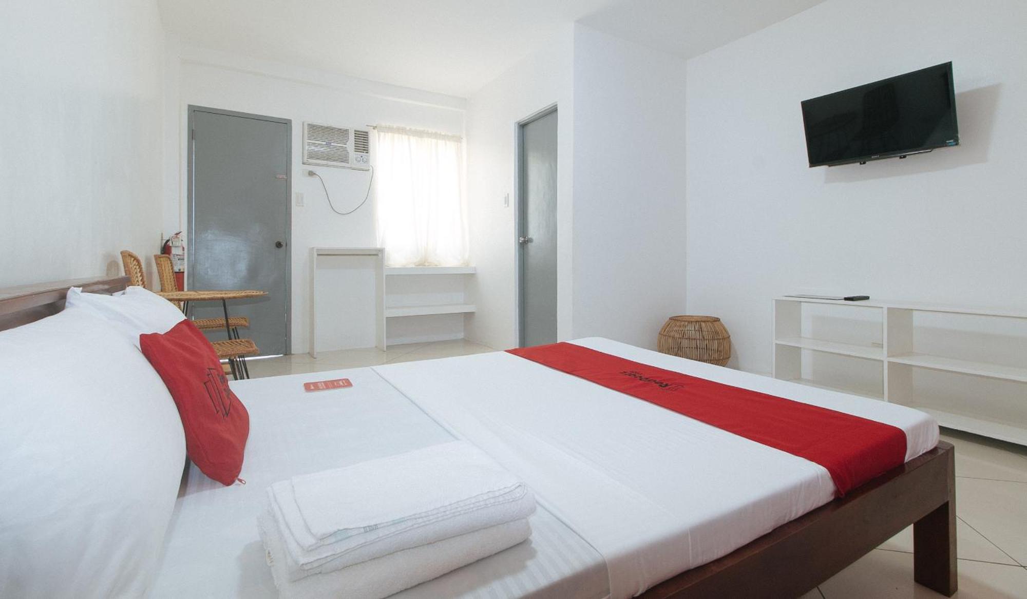 Reddoorz At Fat J Apartelle Mactan 세부 외부 사진