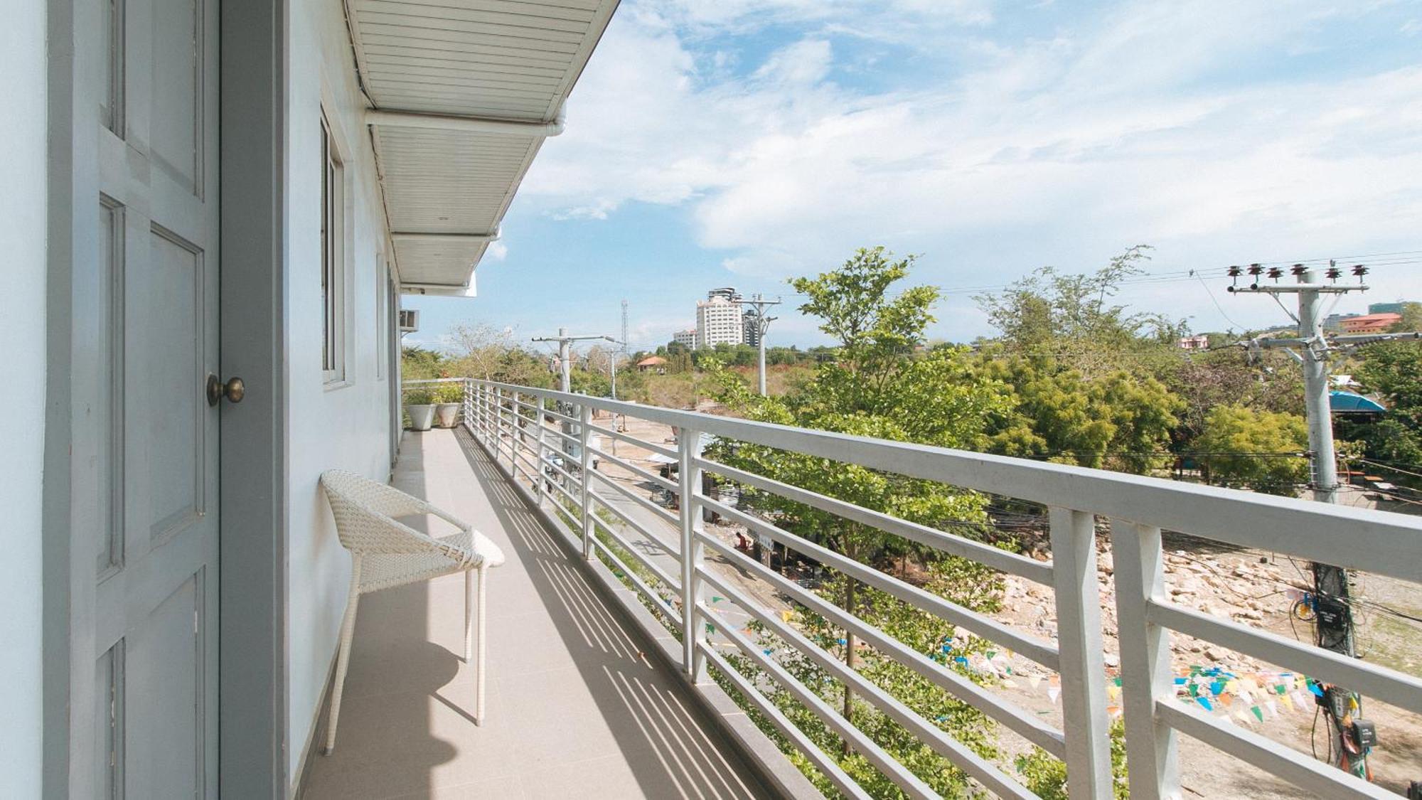 Reddoorz At Fat J Apartelle Mactan 세부 외부 사진